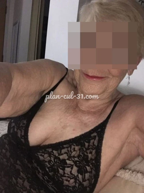 Grand-mère vicieuse et perverse de Plaisance du Touch cherche un jeune
